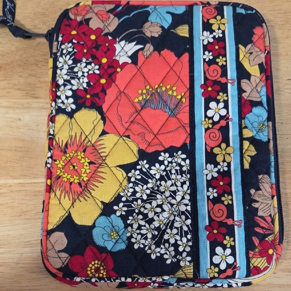 Vera Bradley Floral Quilted E-reader Tablet Case - Picture 3 of 5
